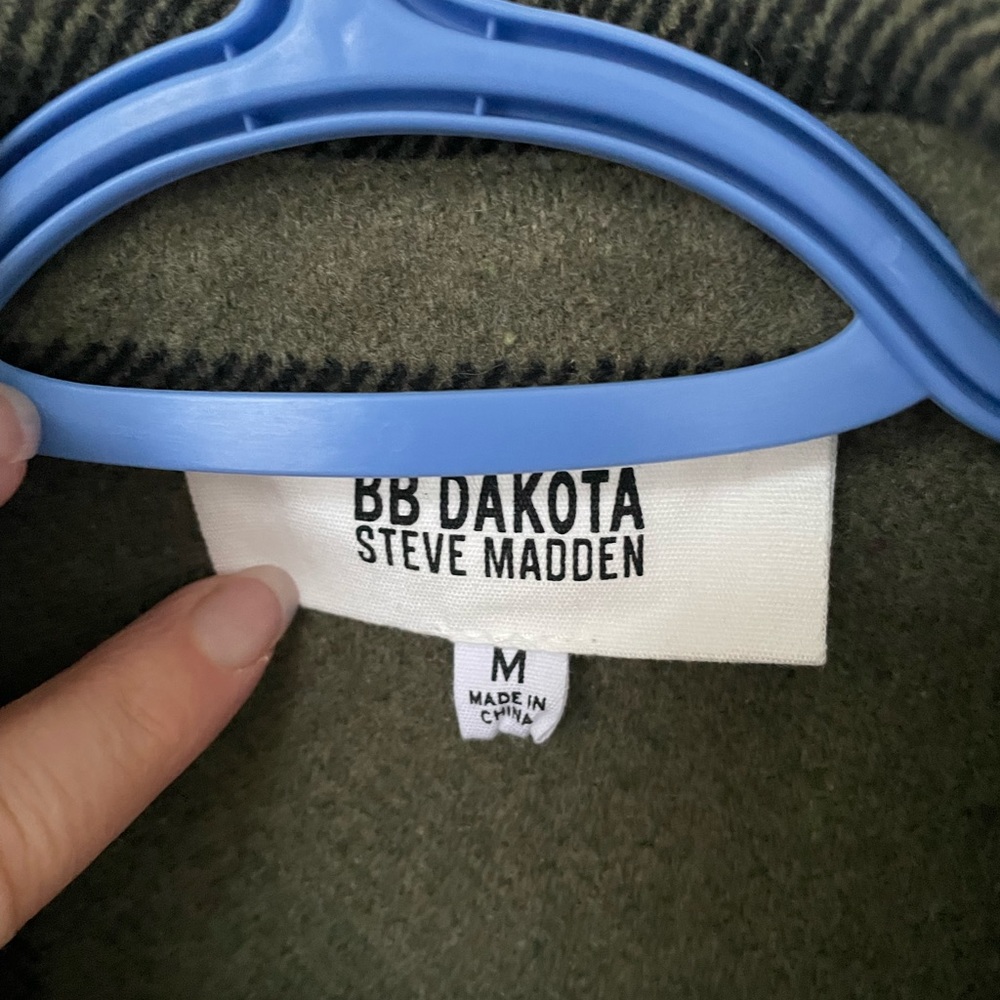 Bb Dakota Eldridge Shacket. - Picture 3 of 3